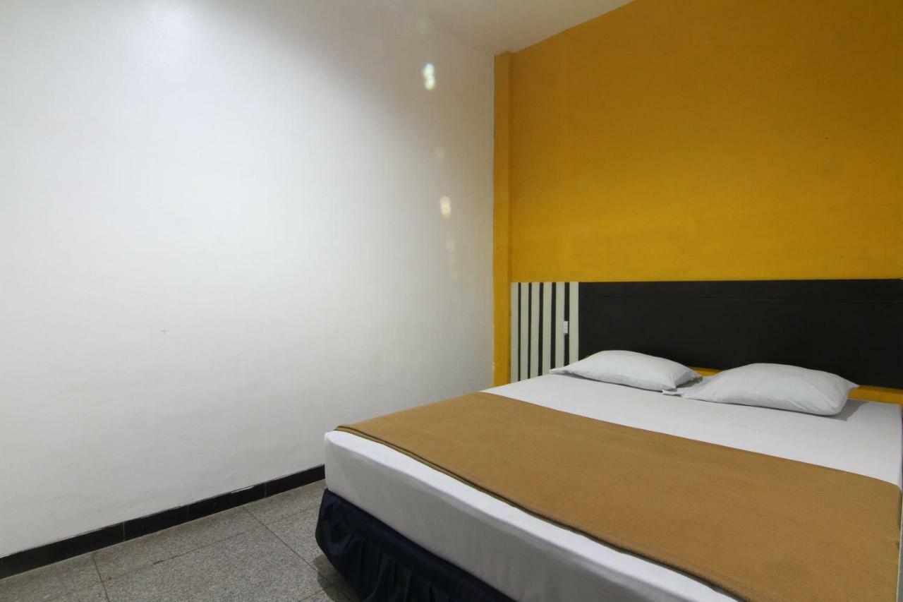 Mira Hotel Banjarmasin  Exterior foto