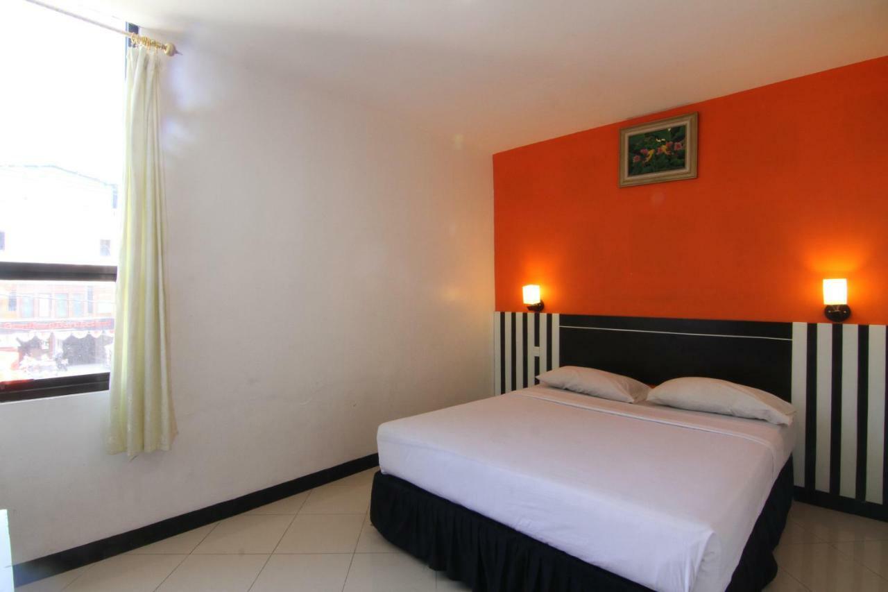 Mira Hotel Banjarmasin  Exterior foto